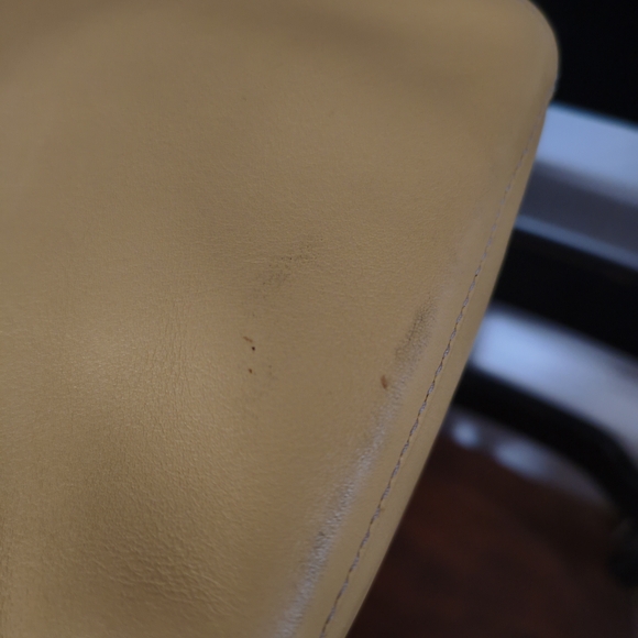 Coach Cream Shoulder Hand Bag - Picture 6 of 14